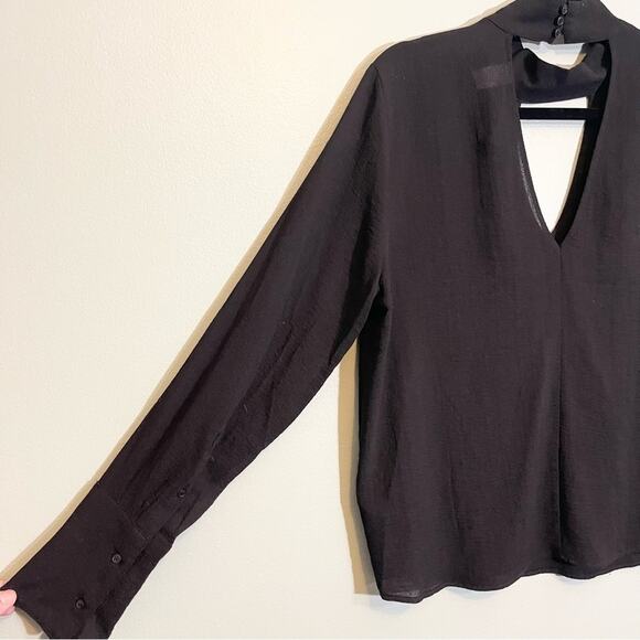 H&M Divided Women's Stand-Up Collar Deep Back Cutout Crêped Blouse Shirt Size 12 - Picture 6 of 10